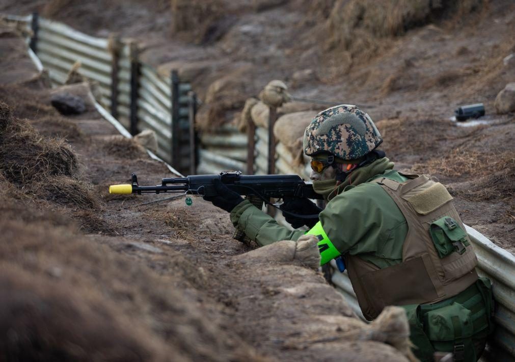 Ucrânia/1 ano: NATO, UE e Kiev criam grupo de peritos para melhorar apoio militar