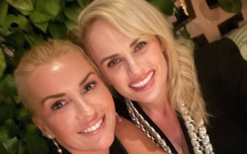 Rebel Wilson - Está noiva! Atriz pede namorada em casamento