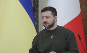 Ucrânia: Zelensky condena intenção da Rússia de suspender acordo nuclear com EUA