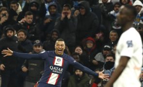 Mbpappé 'arrasa' Marselha e iguala recorde de 200 golos de Cavani
