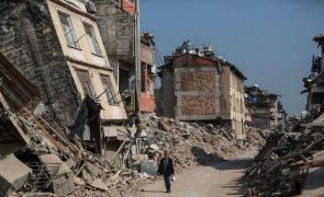 Banco Mundial diz que danos causados pelo sismo na Turquia ultrapassam 32.000 milhões de euros