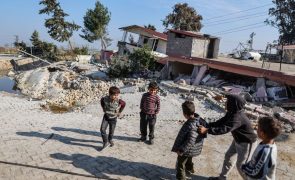 Milhões de crianças sírias vítimas dos sismos enfrentam graves ameaças