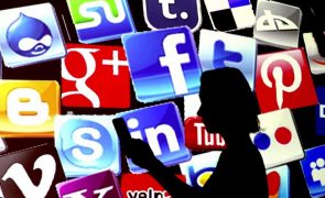 Parlamento francês aprova autorização paternal até aos 15 anos para registo nas redes sociais