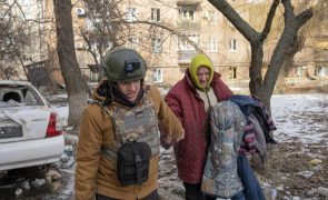 Patrão dos mercenários russos diz que cercou Bakhmut