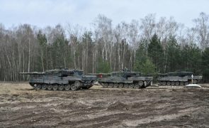 Polónia já enviou dez blindados Leopard para a Ucrânia