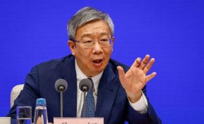 China mantém Yi Gang como governador do banco central