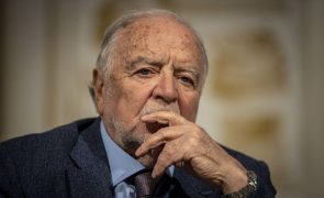 Obra em prosa de Manuel Alegre reunida num único volume chega às livrarias
