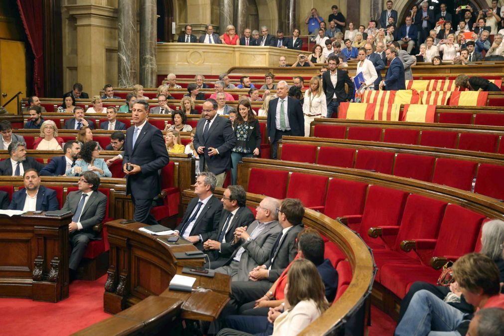 Oposição catalã anuncia boicote ao voto da moção independentista
