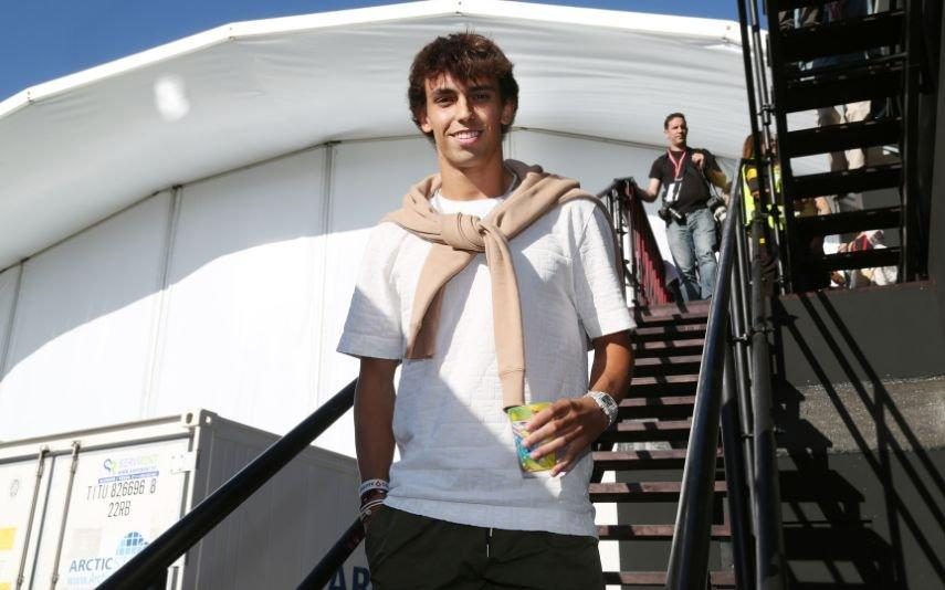 João Félix Insólito! YouTuber famoso ladra a João Félix em jantar privado