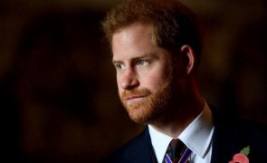 Príncipe Harry acusa a Casa Real de ocultar escutas telefónicas