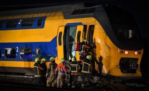 Pelo menos um morto e 30 feridos em descarrilamento de comboio nos Países Baixos