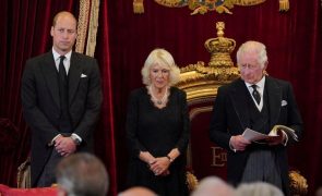 Rei Carlos III e príncipe William - Assinalam o fim de iniciativa em honra da rainha Isabel II