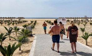 Turistas procuram Cabo Verde para férias da Páscoa na praia