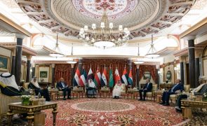 Chefes da diplomacia falham acordo para readmissão da Síria na Liga Árabe