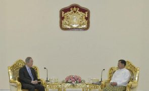 Antigo secretário-geral da ONU Ban Ki-moon faz visita surpresa a Myanmar