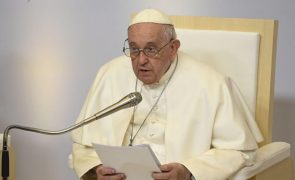 Papa Francisco apela aos países para 