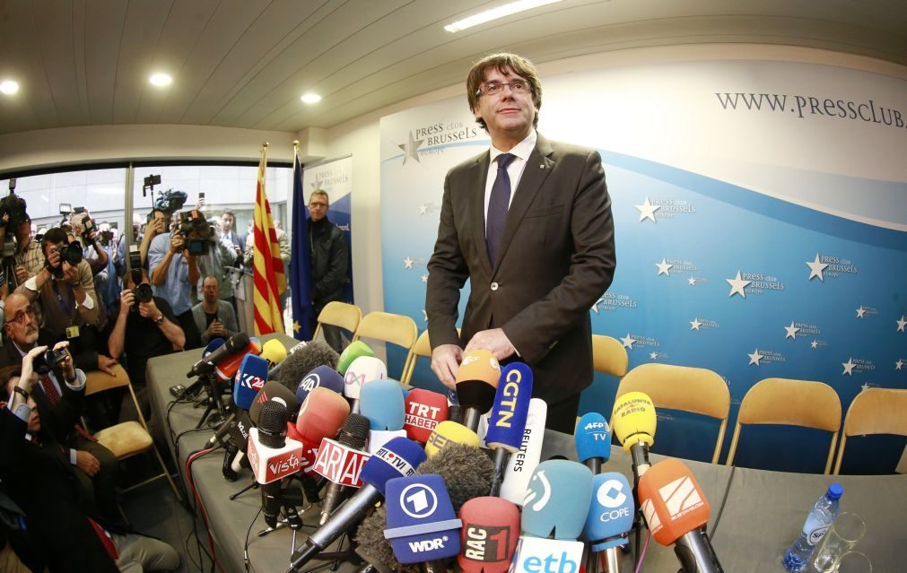 Procurador pede emissão de mandado europeu de detenção contra Puigdemont