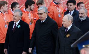 Marcha do Dia da Vitória começou em Moscovo na presença de Putin