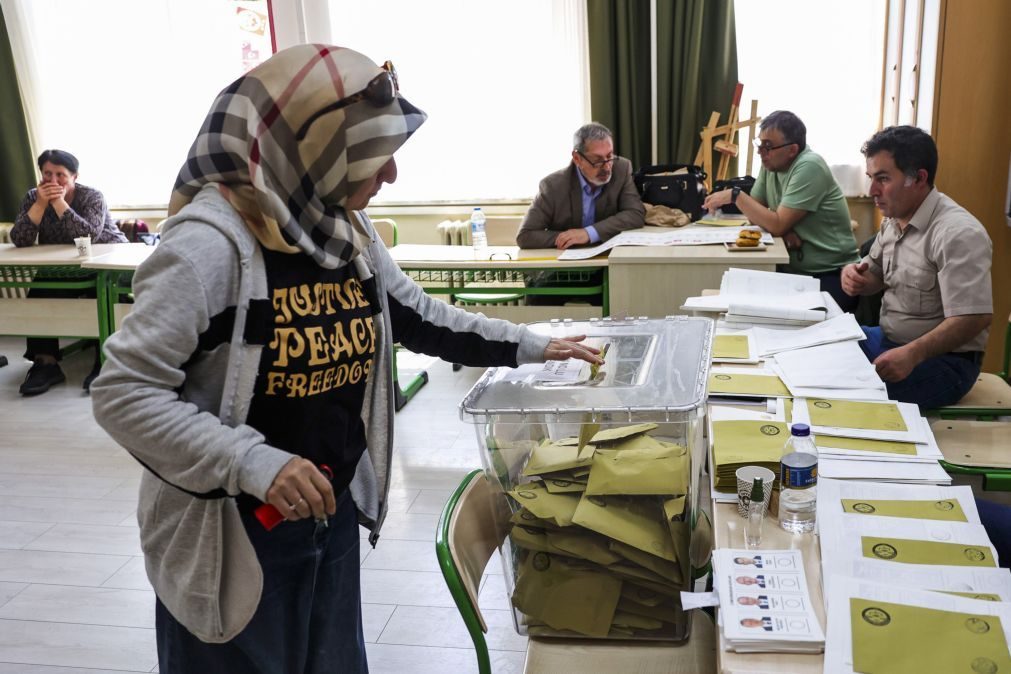 Assembleias de voto encerraram na Turquia às 15:00 de Lisboa