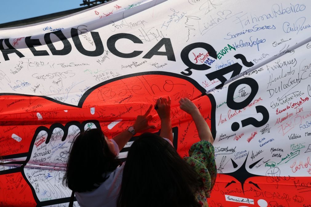 Federação Nacional da Educação anuncia greve nacional para 06 de junho