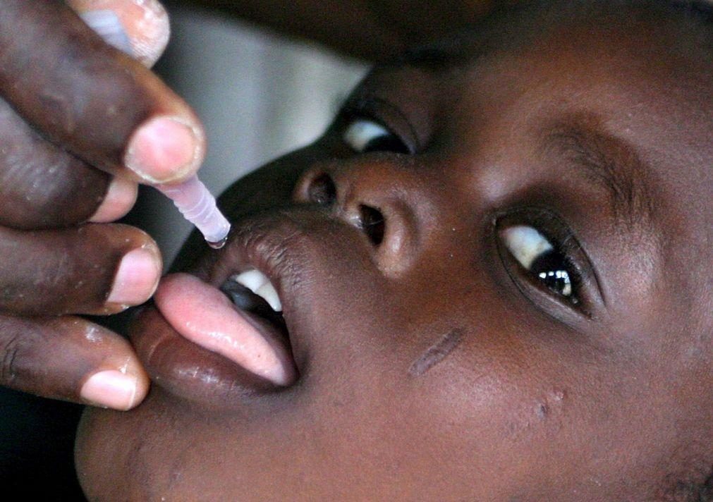 OMS lança campanha de vacinação contra pólio em 21 milhões de crianças em África