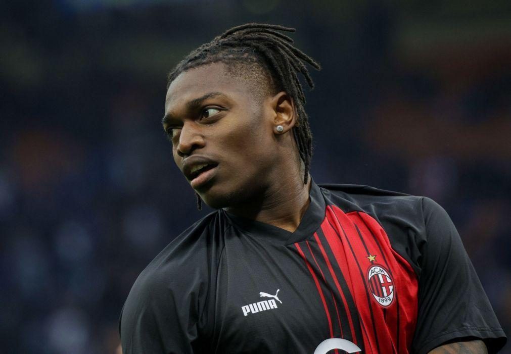 Futebolista Rafael Leão renova com AC Milan até junho de 2028