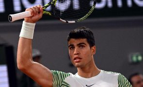 Alcaraz pela primeira vez nas meias-finais de Roland Garros e vai enfrentar Djokovic