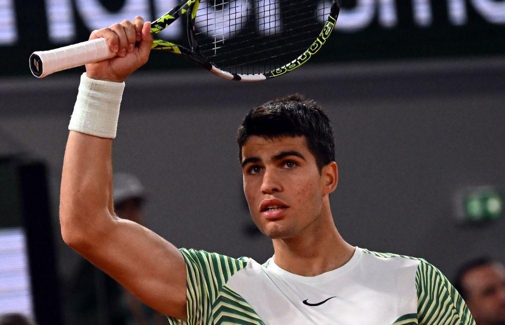 Alcaraz pela primeira vez nas meias-finais de Roland Garros e vai enfrentar Djokovic