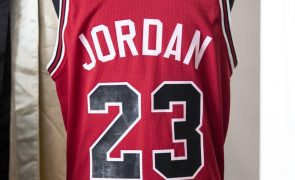 Michael Jordan vende os Charlotte Hornets por cerca de 2.750 milhões de euros