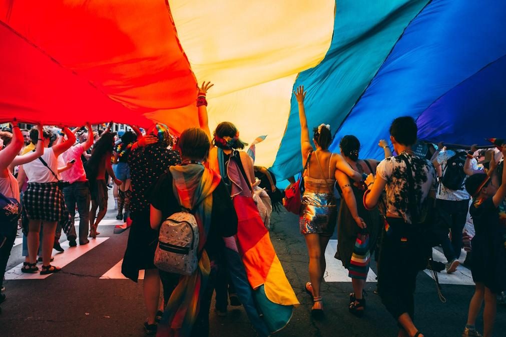 Qual o país europeu com maior percentagem de população LGBT?