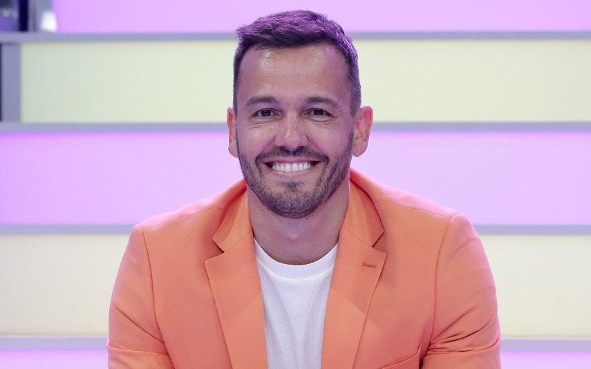 Festa de verão da TVI Desolado? Pedro Teixeira 'apanhado' a dar show na pista de dança