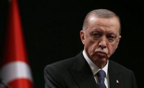 Turquia diz que ainda não estão reunidas condições para adesão da Suécia à NATO