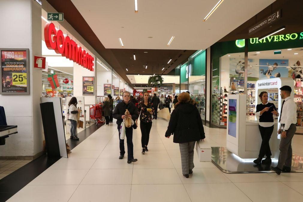 Cruz Vermelha faz recolha de alimentos e vales em hipermercados até ao final do mês