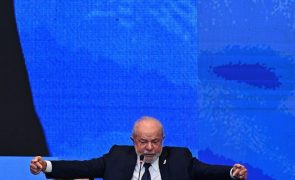 Lula da Silva põe fim ao programa de escolas 