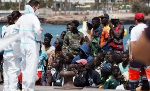 Desembarcaram nas ilhas Canárias 41 migrantes provenientes do Senegal