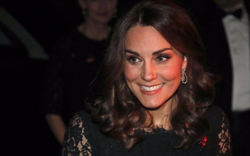 Kate Middleton surpreende com diamantes de Isabel II