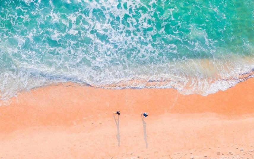 Paraísos lusos no Instagram e TikTok: Descubra as praias incríveis para este verão