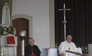 Papa preferiu improvisar e não ler discurso em Fátima, esclarece Vaticano