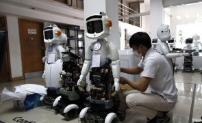 Governo dos EUA restringe investimentos empresariais em IA em países como a China