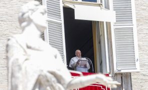 Papa lamenta as quase 2.000 mortes no Mediterrâneo neste ano