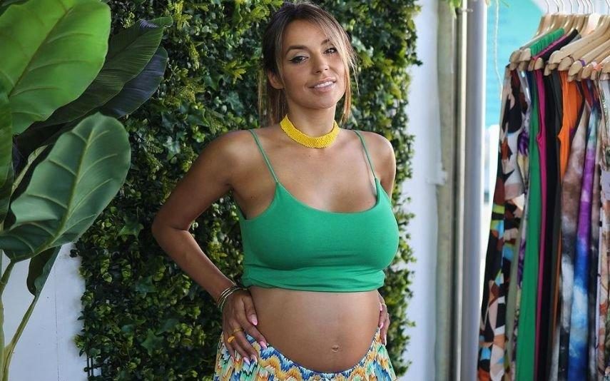 Elisabete Moutinho Mostra-se nua no final da gravidez e ninguém fica indiferente: