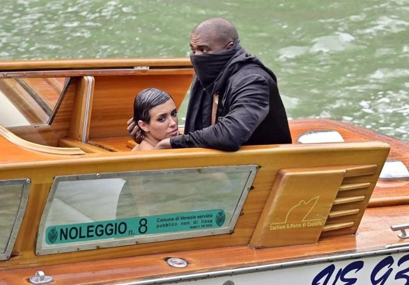 Kanye West e mulher vetados em Veneza devido a “obscenidades”