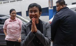 Nobel da Paz Maria Ressa absolvida em caso de evasão fiscal nas Filipinas