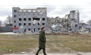 Autoridades ucranianas ordenam retirada de civis na região de Kherson