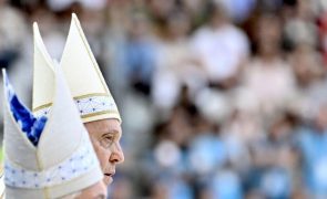 Papa recorda vítimas de atentados terroristas após celebrar missa em Marselha