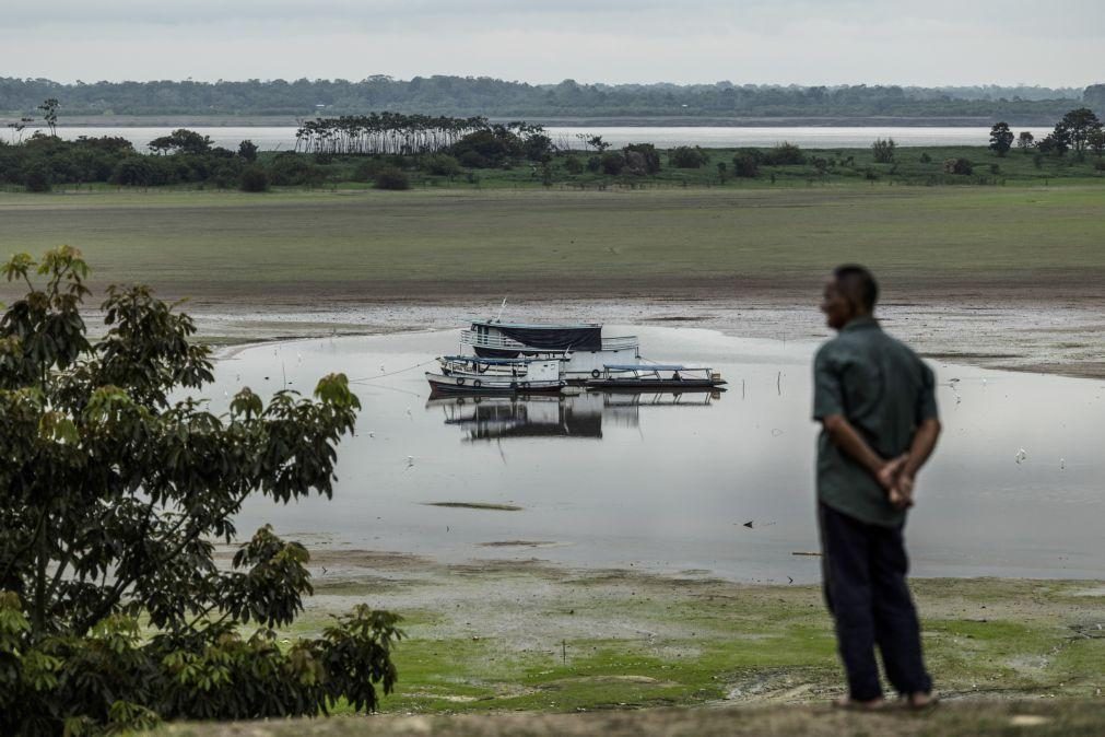 Floresta amazónica do Brasil enfrenta grave seca que pode afetar 500 mil pessoas