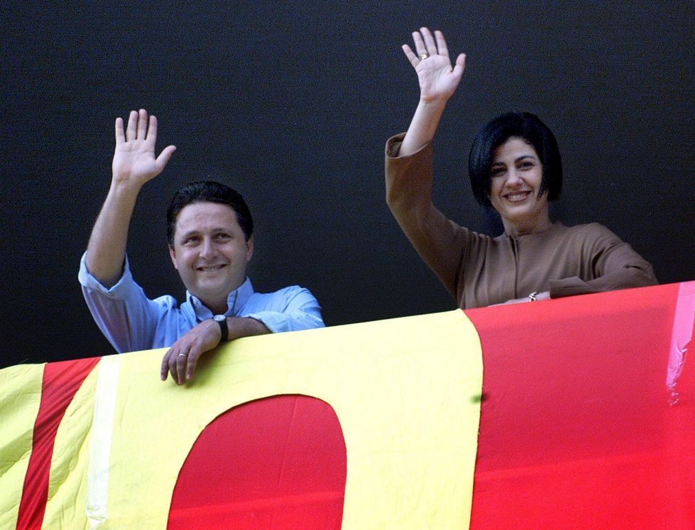 Polícia brasileira prende dois ex-governadores do Rio de Janeiro