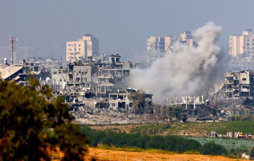 Exército israelita ataca 300 alvos na Faixa de Gaza e mata um dos comandantes do Hamas