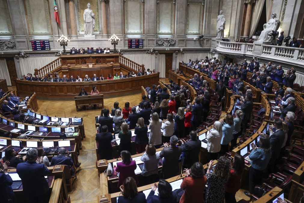 Proposta de OE2024 aprovada na generalidade pelo PS com abstenções de PAN e Livre