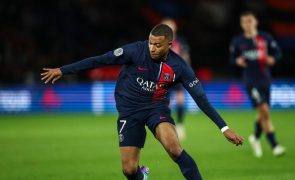 PSG é líder isolado em França após 'hat-trick' de Mbappé
